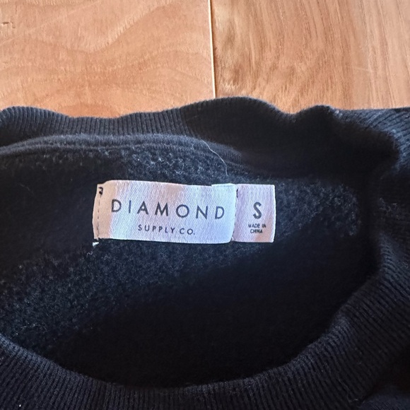 diamond Crew Neck - Picture 2 of 2